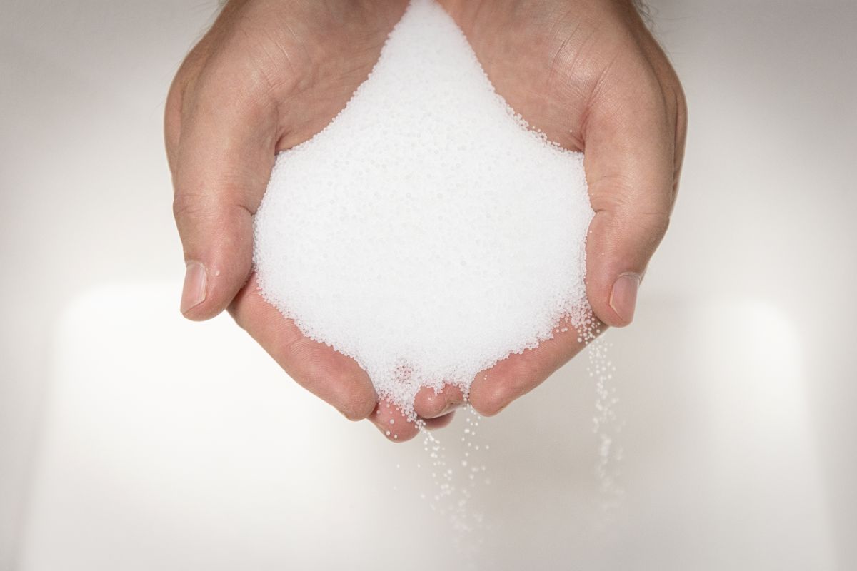 Holding compressed EPS Holding compressed EPS